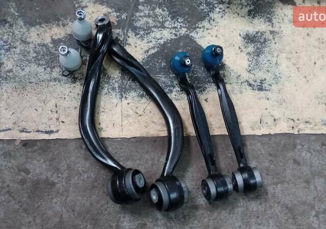 Ленд Ровер Рендж Ровер 2003 в Киеве на Automoto.ua Черный Ленд Ровер Рендж Ровер, объемом двигателя 4.4 л и пробегом 485 тыс. км за 8500 $, фото 9 на Automoto.ua