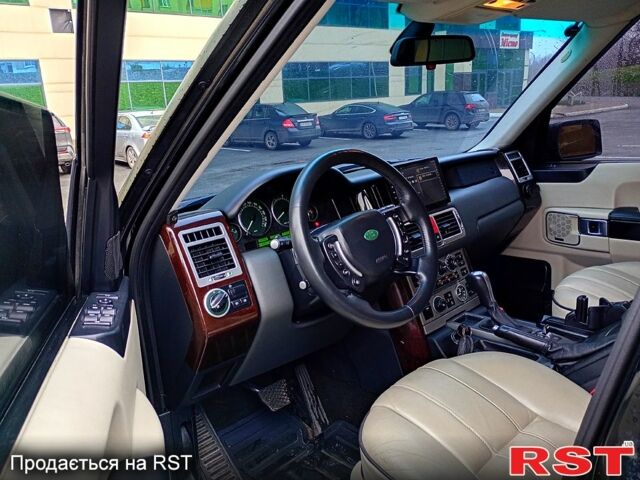 Чорний Ленд Ровер Рендж Ровер, об'ємом двигуна 4.4 л та пробігом 240 тис. км за 10000 $, фото 11 на Automoto.ua