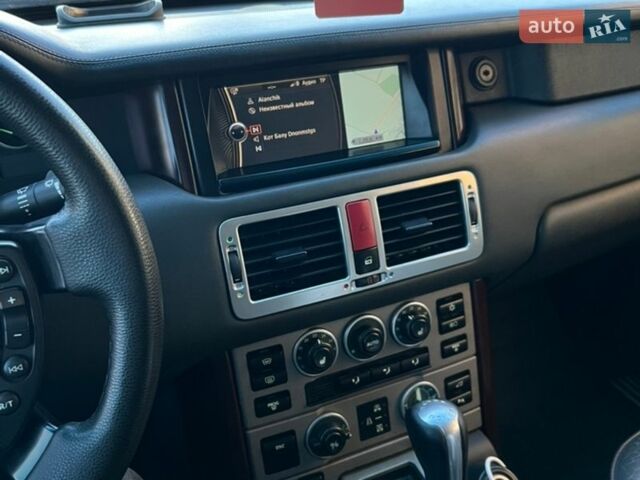 Чорний Ленд Ровер Рендж Ровер, об'ємом двигуна 4.4 л та пробігом 361 тис. км за 8500 $, фото 20 на Automoto.ua