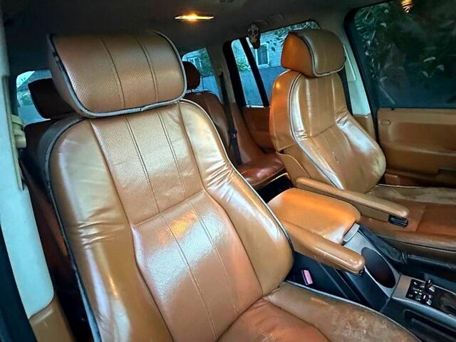 Черный Ленд Ровер Рендж Ровер, объемом двигателя 4.4 л и пробегом 450 тыс. км за 7500 $, фото 1 на Automoto.ua