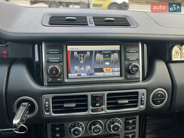 Черный Ленд Ровер Рендж Ровер, объемом двигателя 4.2 л и пробегом 205 тыс. км за 9999 $, фото 18 на Automoto.ua