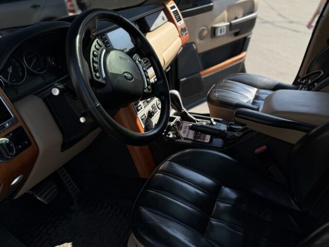 Ленд Ровер Рендж Ровер 2005 в Черкассах на Automoto.ua Черный Ленд Ровер Рендж Ровер, объемом двигателя 4.2 л и пробегом 285 тыс. км за 7900 $, фото 7 на Automoto.ua