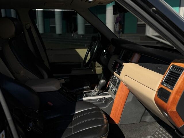 Ленд Ровер Рендж Ровер 2005 в Черкассах на Automoto.ua Черный Ленд Ровер Рендж Ровер, объемом двигателя 4.2 л и пробегом 285 тыс. км за 7900 $, фото 6 на Automoto.ua