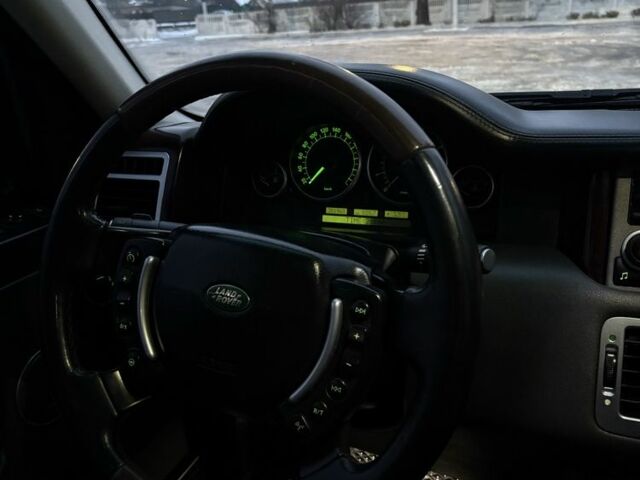 Черный Ленд Ровер Рендж Ровер, объемом двигателя 4.4 л и пробегом 381 тыс. км за 8000 $, фото 18 на Automoto.ua