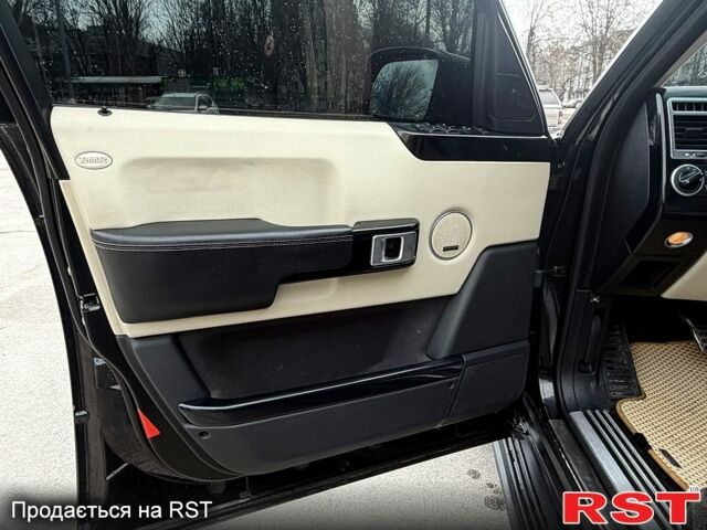 Чорний Ленд Ровер Рендж Ровер, об'ємом двигуна 4.2 л та пробігом 300 тис. км за 13500 $, фото 6 на Automoto.ua