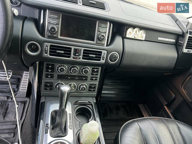 Черный Ленд Ровер Рендж Ровер, объемом двигателя 4.2 л и пробегом 205 тыс. км за 9999 $, фото 10 на Automoto.ua