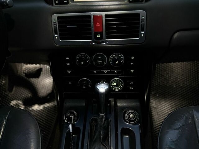 Черный Ленд Ровер Рендж Ровер, объемом двигателя 4.4 л и пробегом 381 тыс. км за 8000 $, фото 14 на Automoto.ua