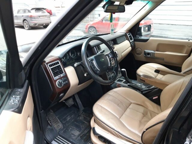 Черный Ленд Ровер Рендж Ровер, объемом двигателя 4.4 л и пробегом 230 тыс. км за 4250 $, фото 4 на Automoto.ua