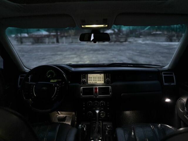 Черный Ленд Ровер Рендж Ровер, объемом двигателя 4.4 л и пробегом 381 тыс. км за 8000 $, фото 16 на Automoto.ua