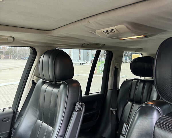 Черный Ленд Ровер Рендж Ровер, объемом двигателя 4.2 л и пробегом 205 тыс. км за 9999 $, фото 20 на Automoto.ua