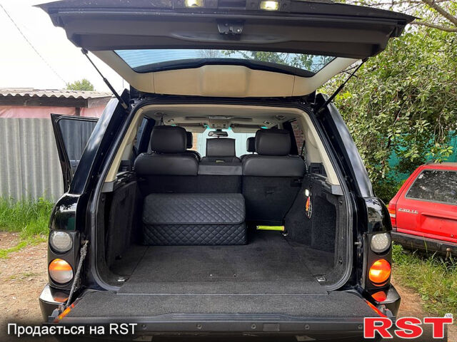 Черный Ленд Ровер Рендж Ровер, объемом двигателя 4.4 л и пробегом 375 тыс. км за 9800 $, фото 9 на Automoto.ua