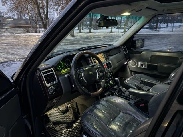 Черный Ленд Ровер Рендж Ровер, объемом двигателя 4.4 л и пробегом 381 тыс. км за 8000 $, фото 12 на Automoto.ua