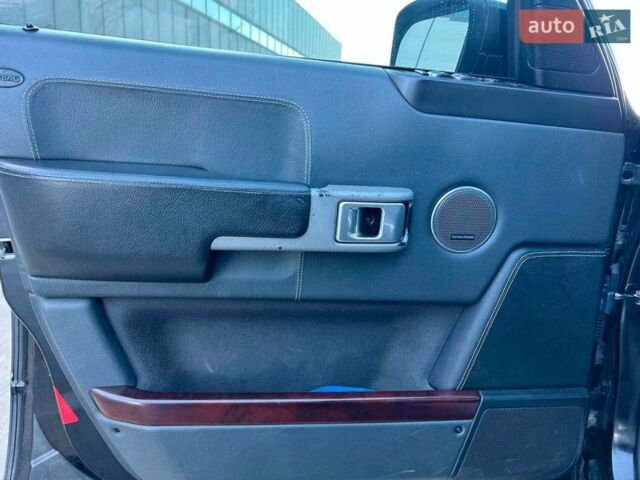 Черный Ленд Ровер Рендж Ровер, объемом двигателя 4.4 л и пробегом 282 тыс. км за 12590 $, фото 15 на Automoto.ua