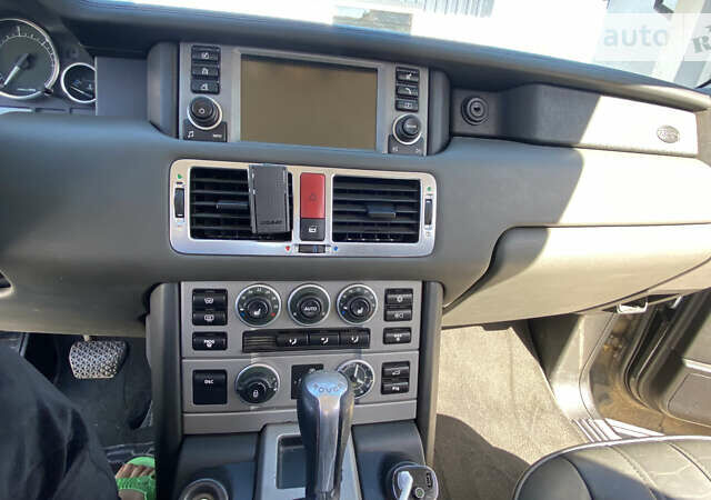 Черный Ленд Ровер Рендж Ровер, объемом двигателя 2.93 л и пробегом 415 тыс. км за 10200 $, фото 7 на Automoto.ua