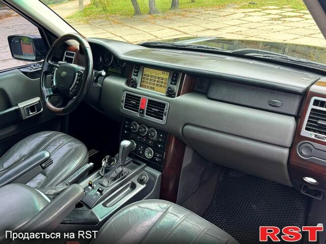 Чорний Ленд Ровер Рендж Ровер, об'ємом двигуна 4.4 л та пробігом 322 тис. км за 10500 $, фото 7 на Automoto.ua