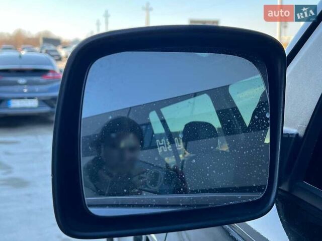 Черный Ленд Ровер Рендж Ровер, объемом двигателя 4.4 л и пробегом 282 тыс. км за 12590 $, фото 14 на Automoto.ua