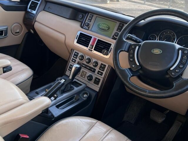 Чорний Ленд Ровер Рендж Ровер, об'ємом двигуна 3 л та пробігом 290 тис. км за 4000 $, фото 14 на Automoto.ua