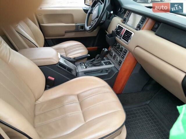 Черный Ленд Ровер Рендж Ровер, объемом двигателя 4.2 л и пробегом 325 тыс. км за 8200 $, фото 10 на Automoto.ua