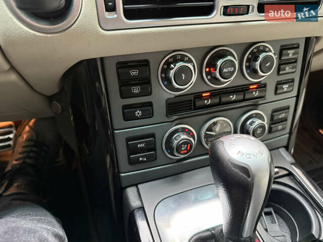 Чорний Ленд Ровер Рендж Ровер, об'ємом двигуна 4.2 л та пробігом 266 тис. км за 12500 $, фото 12 на Automoto.ua