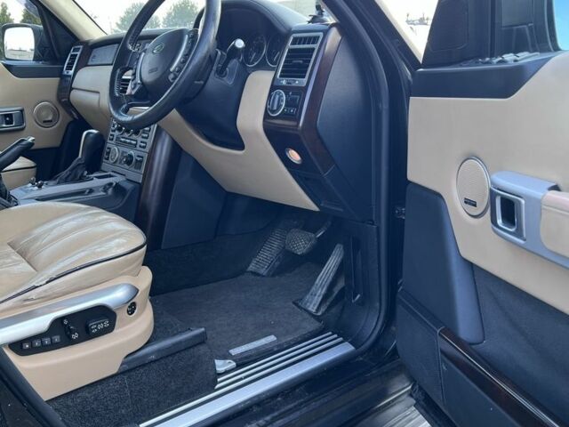 Чорний Ленд Ровер Рендж Ровер, об'ємом двигуна 3 л та пробігом 290 тис. км за 4000 $, фото 5 на Automoto.ua