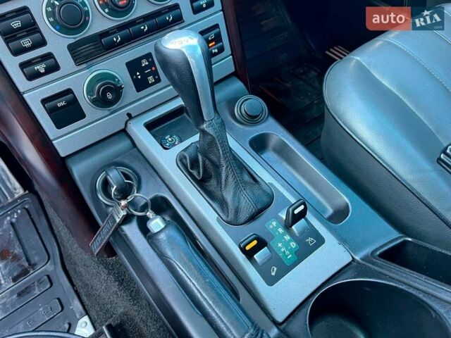 Черный Ленд Ровер Рендж Ровер, объемом двигателя 4.4 л и пробегом 282 тыс. км за 12590 $, фото 33 на Automoto.ua