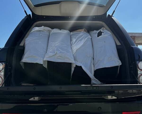 Ленд Ровер Рендж Ровер 2006 у Хмельницькому на Automoto.ua Чорний Ленд Ровер Рендж Ровер, об'ємом двигуна 4.4 л та пробігом 160 тис. км за 10000 $, фото 26 на Automoto.ua