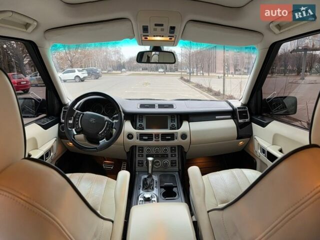 Черный Ленд Ровер Рендж Ровер, объемом двигателя 4.2 л и пробегом 178 тыс. км за 13000 $, фото 17 на Automoto.ua