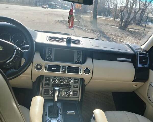 Черный Ленд Ровер Рендж Ровер, объемом двигателя 4.39 л и пробегом 265 тыс. км за 7200 $, фото 10 на Automoto.ua