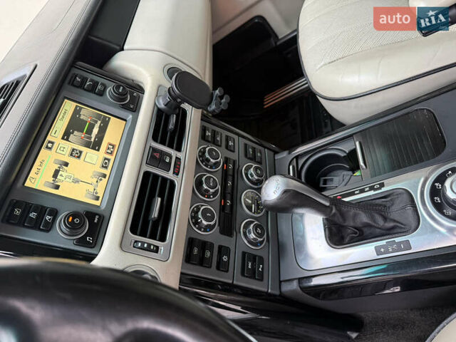 Чорний Ленд Ровер Рендж Ровер, об'ємом двигуна 4.2 л та пробігом 266 тис. км за 8350 $, фото 21 на Automoto.ua