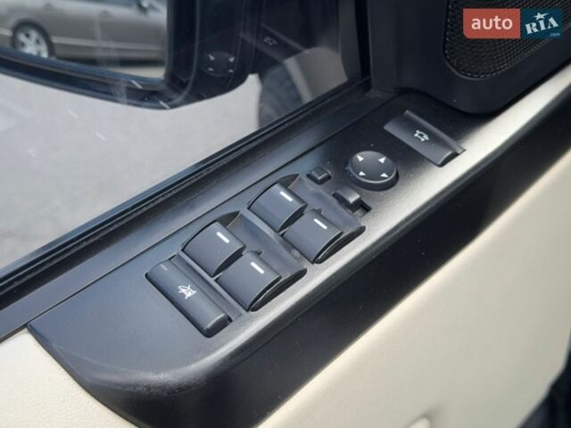 Чорний Ленд Ровер Рендж Ровер, об'ємом двигуна 4.2 л та пробігом 284 тис. км за 11900 $, фото 10 на Automoto.ua