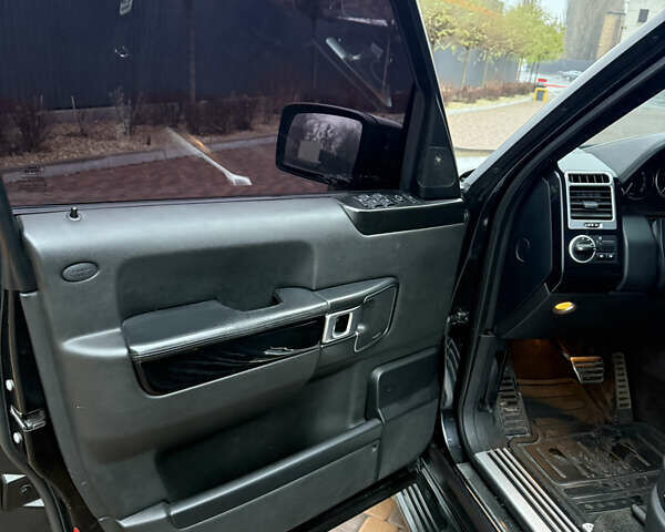 Черный Ленд Ровер Рендж Ровер, объемом двигателя 4.2 л и пробегом 239 тыс. км за 8300 $, фото 14 на Automoto.ua