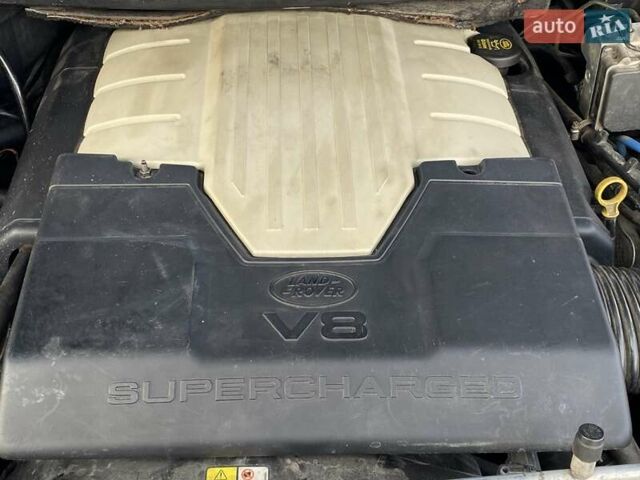 Чорний Ленд Ровер Рендж Ровер, об'ємом двигуна 4.2 л та пробігом 238 тис. км за 11000 $, фото 47 на Automoto.ua