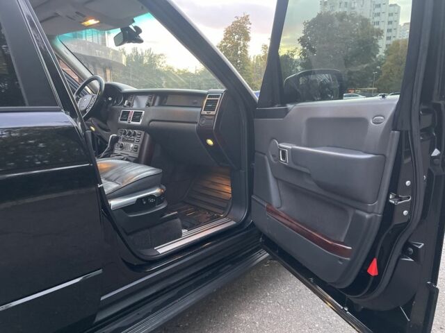 Чорний Ленд Ровер Рендж Ровер, об'ємом двигуна 4.4 л та пробігом 485 тис. км за 9990 $, фото 12 на Automoto.ua