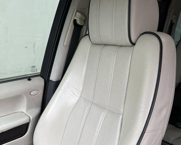 Чорний Ленд Ровер Рендж Ровер, об'ємом двигуна 4.2 л та пробігом 266 тис. км за 8350 $, фото 37 на Automoto.ua