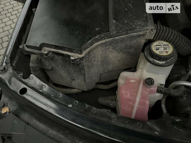 Черный Ленд Ровер Рендж Ровер, объемом двигателя 4.2 л и пробегом 190 тыс. км за 12000 $, фото 45 на Automoto.ua