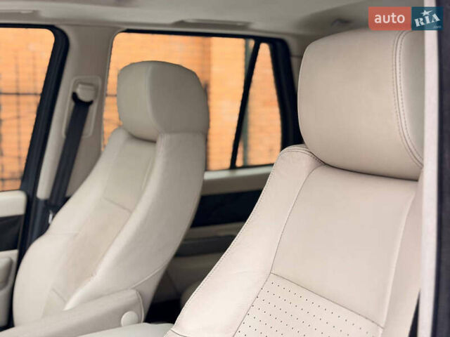 Чорний Ленд Ровер Рендж Ровер, об'ємом двигуна 4.2 л та пробігом 249 тис. км за 9400 $, фото 23 на Automoto.ua