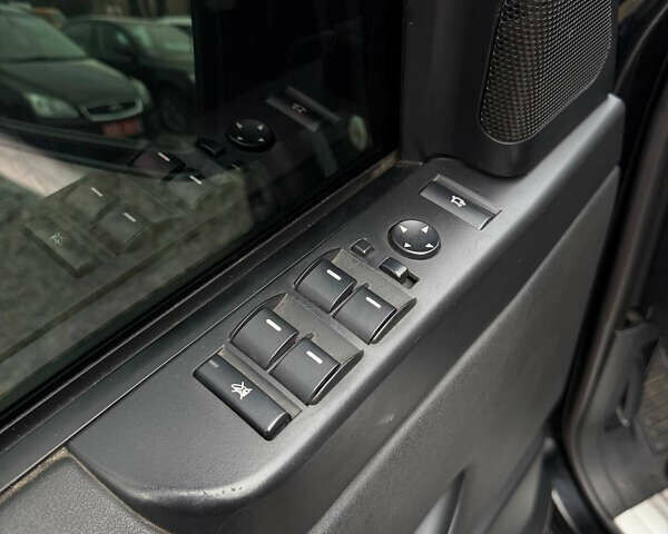 Чорний Ленд Ровер Рендж Ровер, об'ємом двигуна 4.2 л та пробігом 230 тис. км за 12200 $, фото 16 на Automoto.ua