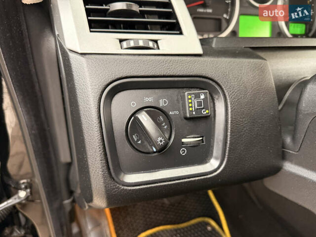 Чорний Ленд Ровер Рендж Ровер, об'ємом двигуна 4.2 л та пробігом 210 тис. км за 9900 $, фото 21 на Automoto.ua