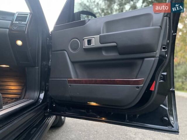 Черный Ленд Ровер Рендж Ровер, объемом двигателя 4.4 л и пробегом 495 тыс. км за 9990 $, фото 16 на Automoto.ua