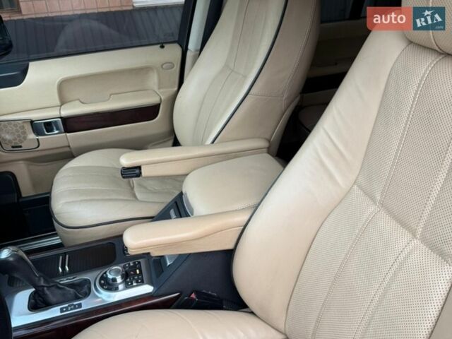 Черный Ленд Ровер Рендж Ровер, объемом двигателя 4.2 л и пробегом 408 тыс. км за 11700 $, фото 45 на Automoto.ua