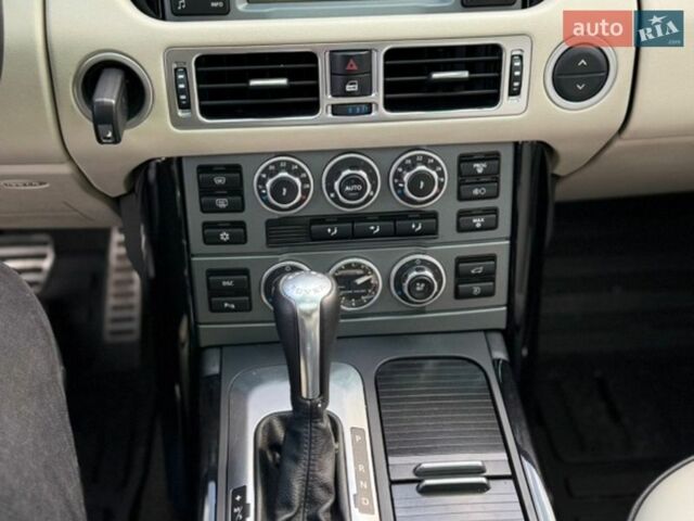 Чорний Ленд Ровер Рендж Ровер, об'ємом двигуна 4.2 л та пробігом 284 тис. км за 11900 $, фото 18 на Automoto.ua