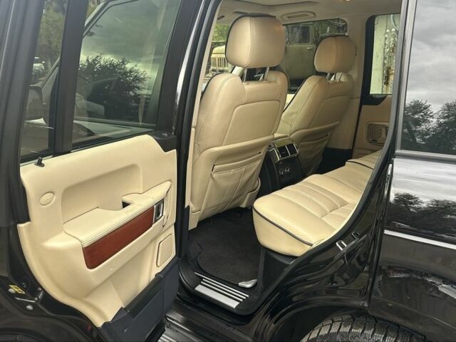 Ленд Ровер Рендж Ровер 2007 у Борисполе на Automoto.ua Чорний Ленд Ровер Рендж Ровер, об'ємом двигуна 4.2 л та пробігом 320 тис. км за 9500 $, фото 4 на Automoto.ua