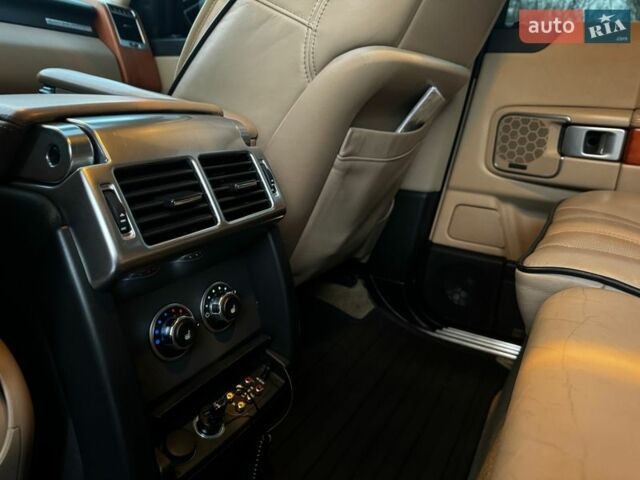 Чорний Ленд Ровер Рендж Ровер, об'ємом двигуна 4.39 л та пробігом 220 тис. км за 12300 $, фото 16 на Automoto.ua
