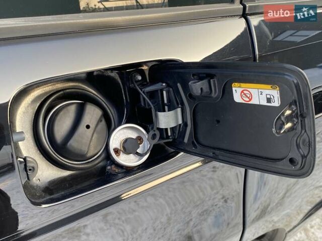 Чорний Ленд Ровер Рендж Ровер, об'ємом двигуна 4.2 л та пробігом 238 тис. км за 11000 $, фото 12 на Automoto.ua