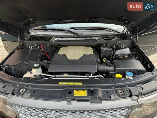 Черный Ленд Ровер Рендж Ровер, объемом двигателя 4.2 л и пробегом 408 тыс. км за 11700 $, фото 30 на Automoto.ua