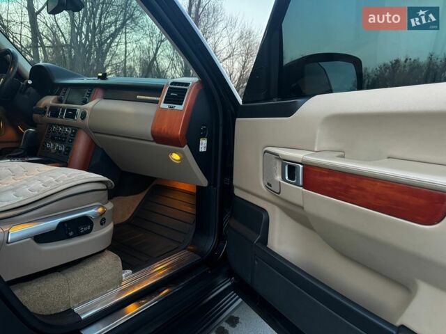 Чорний Ленд Ровер Рендж Ровер, об'ємом двигуна 4.39 л та пробігом 220 тис. км за 12300 $, фото 22 на Automoto.ua