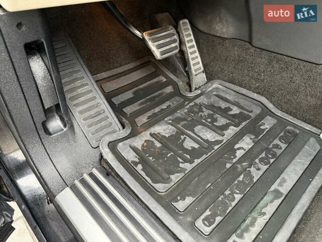 Чорний Ленд Ровер Рендж Ровер, об'ємом двигуна 4.2 л та пробігом 266 тис. км за 8350 $, фото 9 на Automoto.ua