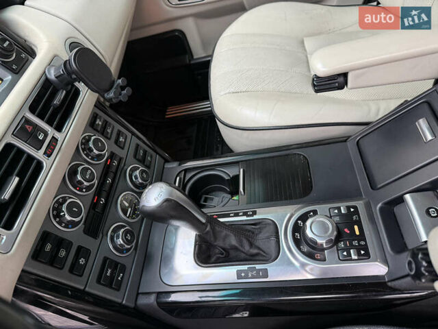 Чорний Ленд Ровер Рендж Ровер, об'ємом двигуна 4.2 л та пробігом 266 тис. км за 7350 $, фото 31 на Automoto.ua
