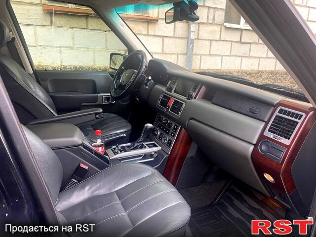 Чорний Ленд Ровер Рендж Ровер, об'ємом двигуна 4.4 л та пробігом 495 тис. км за 9500 $, фото 5 на Automoto.ua