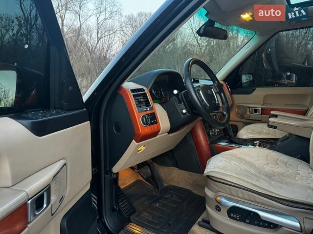 Чорний Ленд Ровер Рендж Ровер, об'ємом двигуна 4.39 л та пробігом 220 тис. км за 12300 $, фото 11 на Automoto.ua